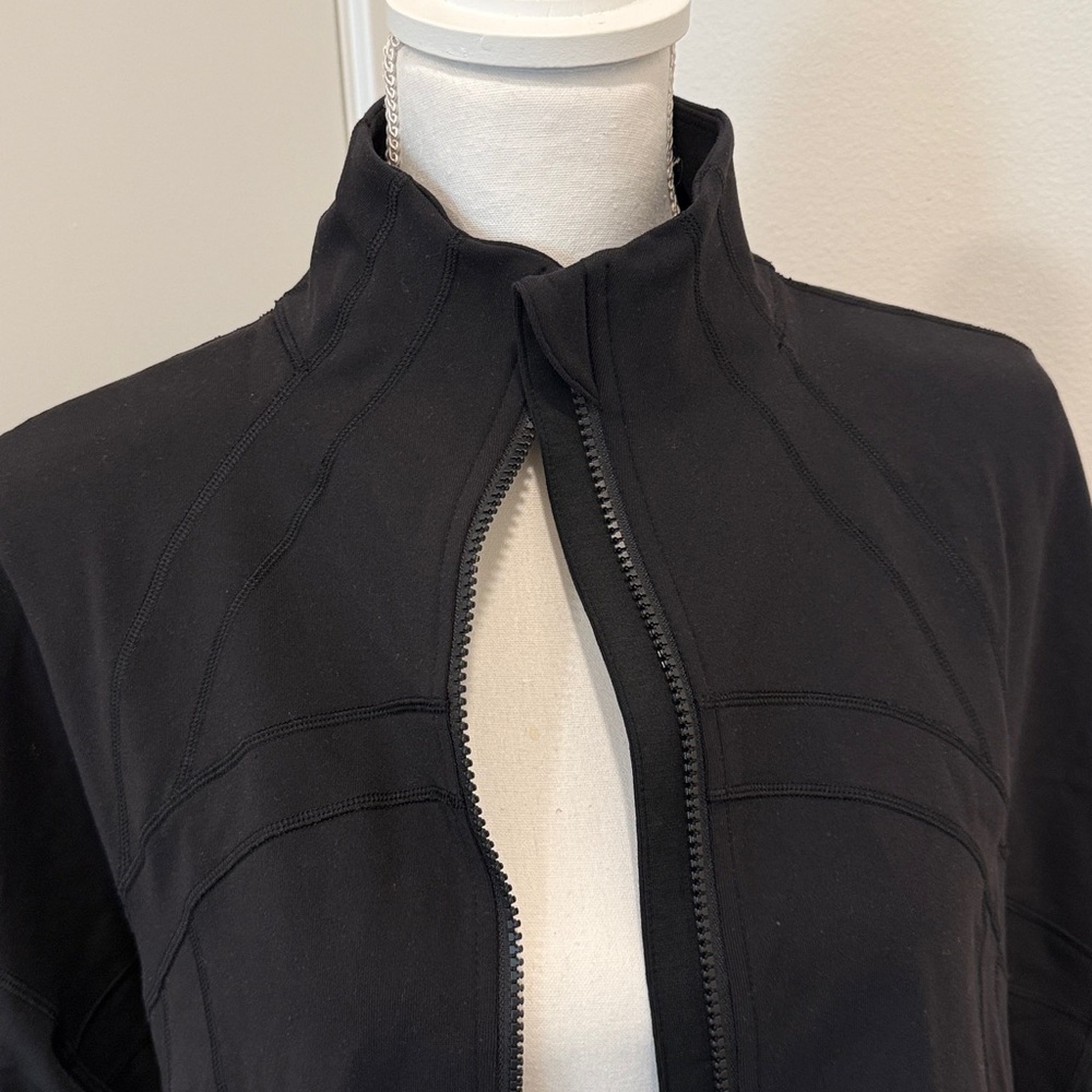 Lululemon Define relaxed fit jacket Luon - Picture 2 of 6